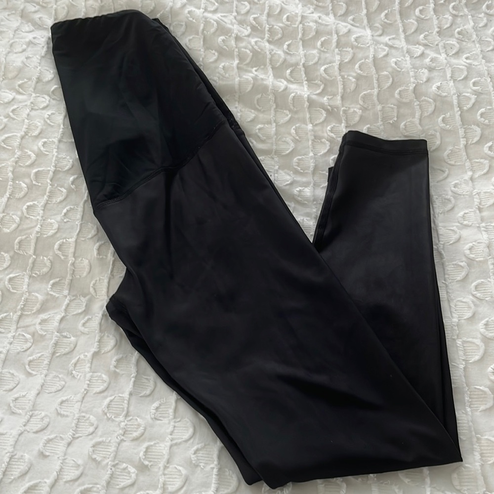 Faux leather/shiny maternity black leggings